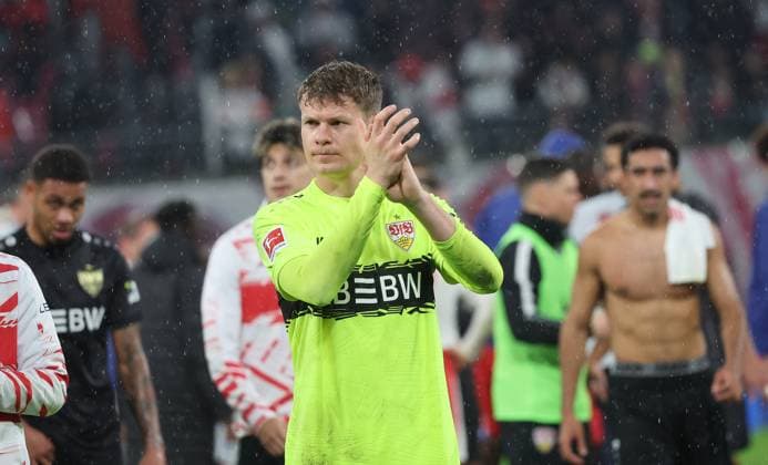 Leipzig ,, Fussball Bundesliga Saison 2025 2026 , RB Leipzig vs. VfB Stuttgart , Alexander Nübel ( Vfb ) Gemäß den Vorgaben der DFL Deutschen Fußball Liga ist es untersagt, in dem Stadion und oder vom Spiel angefertigte Fotoaufnahmen in Form von Sequenzbildern und oder videoähnlichen Fotostrecken zu verwerten bzw. verwerten zu lassen.