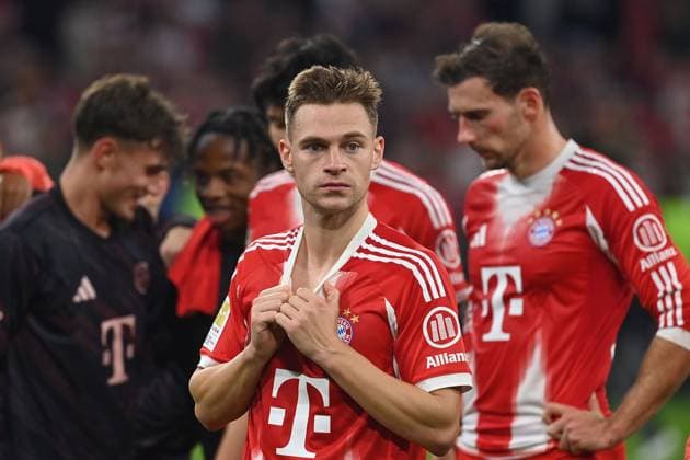 Joshua KIMMICH (Bayern Muenchen) nachdenklich nach Spielende. Fussball 1. Bundesliga Saison 2025 2026, 9.Spieltag, Spieltag09 FC Bayern Muenchen - Bayer 04 Leverkusen 3-0 am 01.11.2025 , A L L I A N Z A R E N A.