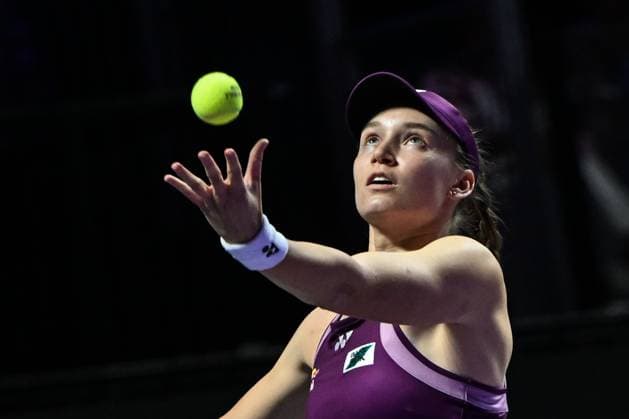 WTA, Tennis Damen Finals 2025 in Riyadh - Day One RIYADH, SAUDI ARABIA – NOVEMBER 01: Elena Rybakina of Kazakhstan plays against Amanda Anisimowa of of the United States during their match on Day 1 of the 2025 WTA Finals, part of the Hologic WTA Tour, at King Saud University Indoor Arena in Riyadh, Saudi Arabia, on November 1, 2025. Artur Widak Anadolu Riyadh Saudi Arabia. Editorial use only. Please get in touch for any other usage.  Copyright: x2025xAnadoluxArturxWidakx