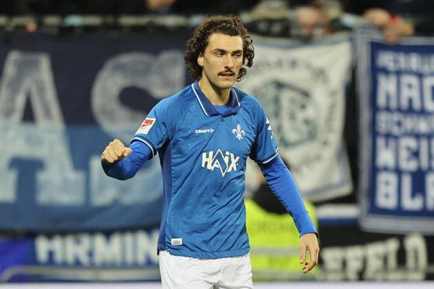 01.11.2025, xtvx, Fussball 2.Bundesliga, SV Darmstadt 98 - Arminia Bielefeld v.l. Goal scored, Tor zum 1:0 Fraser Hornby (SV Darmstadt 98) Torjubel, Goal celebration, celebrate the goal, celebrates scoring (DFL DFB REGULATIONS PROHIBIT ANY USE OF PHOTOGRAPHS as IMAGE SEQUENCES and or QUASI-VIDEO) Darmstadt