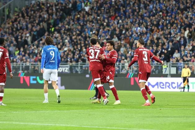 01.11.2025, xrekx, Fussball 2.Bundesliga, SV Darmstadt 98 - Arminia Bielefeld v.l. Torjubel nach dem Tor zum celebrating the goal celebrate 1:1 durch Noah Sarenren Bazee (Arminia Bielefeld) (DFL DFB REGULATIONS PROHIBIT ANY USE OF PHOTOGRAPHS as IMAGE SEQUENCES and or QUASI-VIDEO) Darmstadt