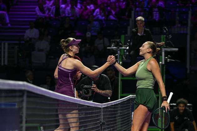 WTA, Tennis Damen Finals 2025 in Riyadh - Day One RIYADH, SAUDI ARABIA – NOVEMBER 01: Elena Rybakina (L) of Kazakhstan wins against Amanda Anisimowa (R) of of the United States during their match on Day 1 of the 2025 WTA Finals, part of the Hologic WTA Tour, at King Saud University Indoor Arena in Riyadh, Saudi Arabia, on November 1, 2025. Artur Widak Anadolu Riyadh Saudi Arabia. Editorial use only. Please get in touch for any other usage.  Copyright: x2025xAnadoluxArturxWidakx