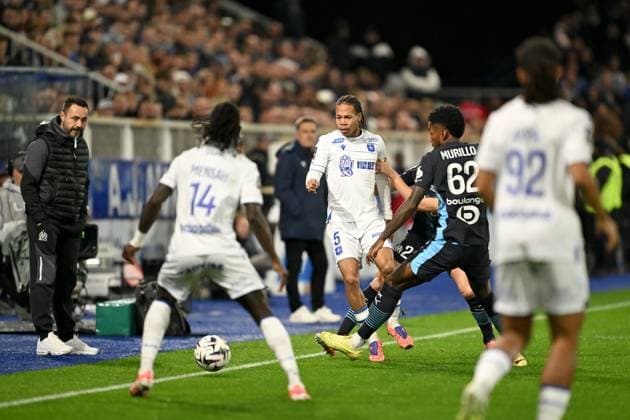 AJ Auxerre v Olympique de Marseille - Ligue 1 McDonald s 2025 2026 05 Kevin DANOIS (aja) during the Ligue 1 McDonald s match between Auxerre and Marseille at Stade de L Abbe-Deschamps on November 1, 2025 in Auxerre, France. Auxerre France  Copyright: xIconxSportx 776408542