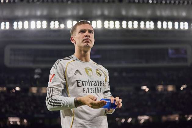 Franco Mastantuono (Real Madrid CF) gestures during the LaLiga EA Sports match between Real Madrid v Valencia CF at Santiago BernabÃ u on November 1, 2025 in Madrid, Spain. (Photo by Manu Reino DeFodi Images) Franco Mastantuono Real Madrid CF gestures during the LaLiga EA Sports match between Real Madrid v Valencia CF at Santiago BernabÃ u on November 1, 2025 in Madrid, Spain Photo by Manu Reino DeFodi Images
