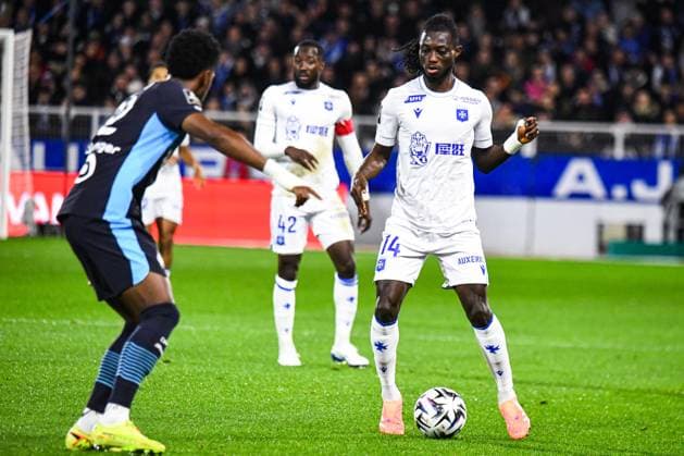 FOOTBALL : AJ Auxerre vs Olympique de Marseille - Ligue 1 - JournÃ e 11 - 01 11 2025 Gideon Mensah (AJ Auxerre) RennesFrance  Copyright: xBaptistexAutissierx