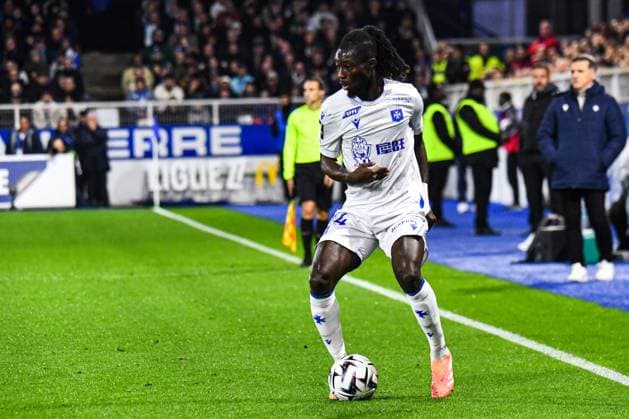 FOOTBALL : AJ Auxerre vs Olympique de Marseille - Ligue 1 - JournÃ e 11 - 01 11 2025 Gideon Mensah (AJ Auxerre) RennesFrance  Copyright: xBaptistexAutissierx