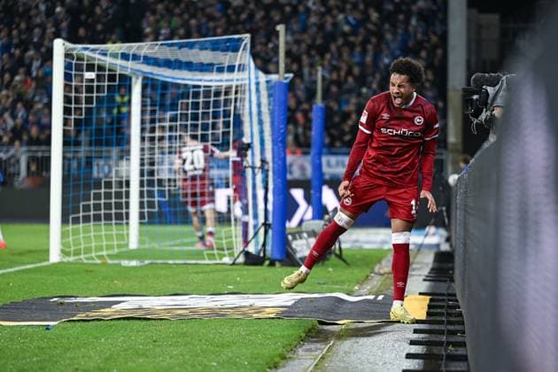 01.11.2025, Fussball, 2. Bundesliga, 11. Spieltag Saison 2025 2026, SV Darmstadt 98 - DSC Arminia Bielefeld, Monju Momuluh (DSC Arminia Bielefeld) xRHR-FOTO TKx
