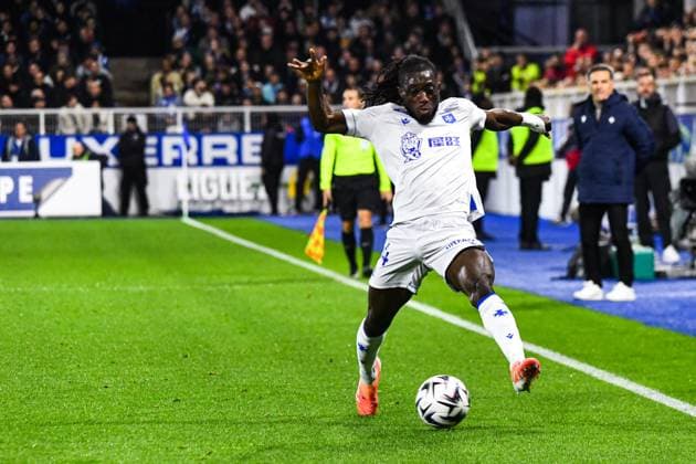 FOOTBALL : AJ Auxerre vs Olympique de Marseille - Ligue 1 - JournÃ e 11 - 01 11 2025 Gideon Mensah (AJ Auxerre) RennesFrance  Copyright: xBaptistexAutissierx