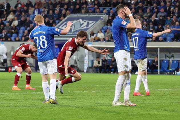 01.11.2025, xrekx, Fussball 2.Bundesliga, SV Darmstadt 98 - Arminia Bielefeld v.l. Torjubel nach dem Tor zum celebrating the goal celebrate 2:2 durch Maximilian Großer (Arminia Bielefeld) (DFL DFB REGULATIONS PROHIBIT ANY USE OF PHOTOGRAPHS as IMAGE SEQUENCES and or QUASI-VIDEO) Darmstadt