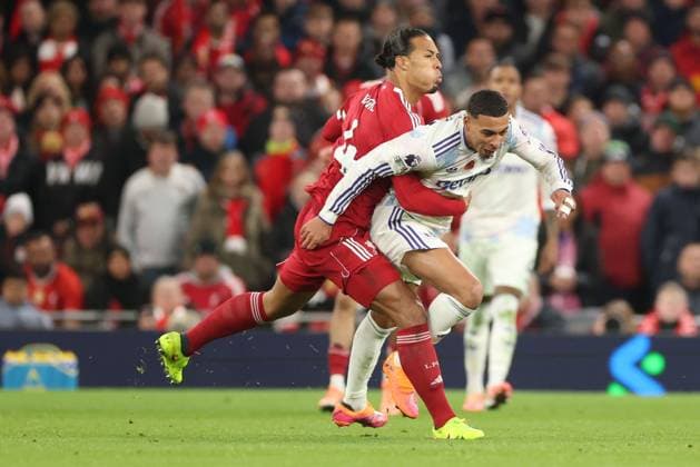 Virgil van Dijk of Liverpool and Morgan Rogers of Aston Villa Liverpool v Aston Villa, Premier League, Football, Anfield, Liverpool, UK - 01 Nov 2025Liverpool Anfield United Kingdom EDITORIAL USE ONLY No use with unauthorised audio, video, data, fixture lists, club league logos or live services. Online in-match use limited to 120 images, no video emulation. No use in betting, games or single club league player publications. Copyright: xRyanxBrowne Shutterstockx 15641376cc
