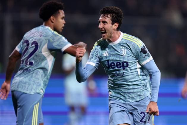 Andrea Cambiaso (Juventus Fc) celebrates after scoring his team s second goal, Serie A, Us Cremonese v Juventus Fc, Giovanni Zini, November 1, 2025, Cremona, Italy.