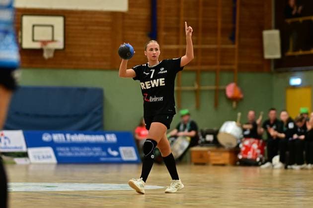 Handball I Frauen I Saison 2025-2026 I 3. Liga Nord I 7. Spieltag I SV Henstedt-Ulzburg - SV Todesfelde I 01.11.2025 Tara Richter (7, SV Henstedt-Ulzburg) Henstedt-Ulzburg Alstergymnasium Henstedt-Ulzburg Schleswig Holstein Deutschland Copyright: xLobeca FelixxSchlikisx