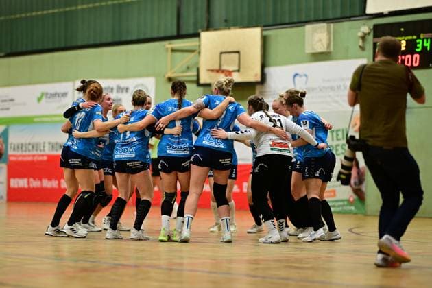 Handball I Frauen I Saison 2025-2026 I 3. Liga Nord I 7. Spieltag I SV Henstedt-Ulzburg - SV Todesfelde I 01.11.2025 Jubel, Begeisterung, Enthusiasmus, Euphorie, Freude, Glücksgefühl, Heiterkeit bei: SV Todesfelde Frauen Henstedt-Ulzburg Alstergymnasium Henstedt-Ulzburg Schleswig Holstein Deutschland Copyright: xLobeca FelixxSchlikisx