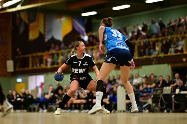 Handball I Frauen I Saison 2025-2026 I 3. Liga Nord I 7. Spieltag I SV Henstedt-Ulzburg - SV Todesfelde I 01.11.2025 Tara Richter (7, SV Henstedt-Ulzburg) Rieka Thal (33, SV Todesfelde) Henstedt-Ulzburg Alstergymnasium Henstedt-Ulzburg Schleswig Holstein Deutschland Copyright: xLobeca FelixxSchlikisx