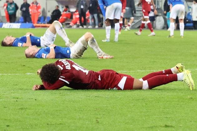 01.11.2025, xrekx, Fussball 2.Bundesliga, SV Darmstadt 98 - Arminia Bielefeld v.l. Matej Maglica (SV Darmstadt 98) Fabian Holland (SV Darmstadt 98) Monju Momuluh (Arminia Bielefeld) am Boden Spielende (DFL DFB REGULATIONS PROHIBIT ANY USE OF PHOTOGRAPHS as IMAGE SEQUENCES and or QUASI-VIDEO) Darmstadt