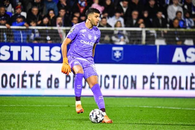 FOOTBALL : AJ Auxerre vs Olympique de Marseille - Ligue 1 - JournÃ e 11 - 01 11 2025 Geronimo Rulli (OM) RennesFrance  Copyright: xBaptistexAutissierx