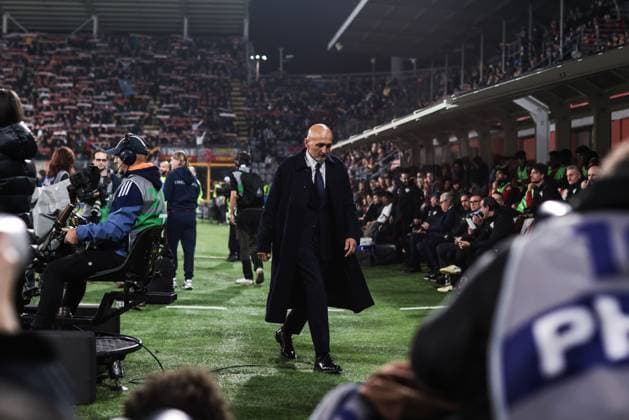 US Cremonese v Juventus FC - Serie A Luciano Spalletti is the head coach of Juventus FC during the Serie A football match between US Cremonese and Juventus FC in Cremona, Italy, on November 1, 2025, at Stadio Giovanni Zini. Cremona Italy  Copyright: xEmanuelexComincinix originalFilename:comincini-uscremon251101_npu8C.jpg