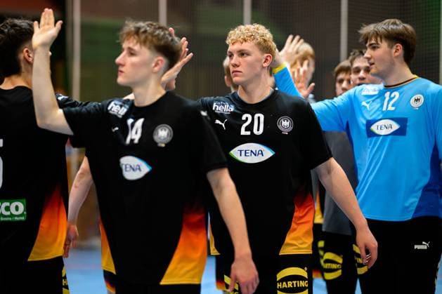 Erlangen: Handball - Laenderspiel U20 - Deutschland - Ungarn Max Heydecke (Deutschland) Erlangen Karl-Heinz Hirsemann Halle Bayern Deutschland