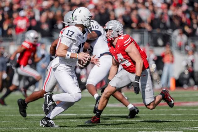 November 1, 2025, Columbus, Ohio, U.S: Penn State Nittany Lions quarterback Ethan Grunkemeyer (17) is pressured by Ohio State Buckeyes defensive lineman Beau Atkinson (14) during the game between the Penn State Nittany Lions and the Ohio State Buckeyes at Ohio Stadium, Columbus, Ohio. Columbus U.S - ZUMAs304 20251101_zaf_s304_008 Copyright: xScottxStuartx