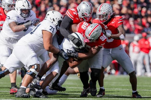 November 1, 2025, Columbus, Ohio, U.S: Penn State Nittany Lions running back Nicholas Singleton (10) is stopped by Ohio State Buckeyes defensive lineman Kayden McDonald (98) on a run during the game between the Penn State Nittany Lions and the Ohio State Buckeyes at Ohio Stadium, Columbus, Ohio. Columbus U.S - ZUMAs304 20251101_zaf_s304_058 Copyright: xScottxStuartx