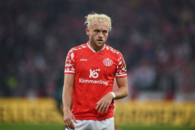 Dominik HOLLERBACH (MZ) halbe Figur, Halbfigur, 1.FSV Mainz 05 (MZ) - SV Werder Bremen (HB) 1-1 Fussball 1. Bundesliga Saison 2025 2026, 9.Spieltag, Spieltag9, matchday9, am 01.11.2025, MEWA Arena Mainz. DFL regulations prohibit any use of photographs as image sequences and or quasi-video Â