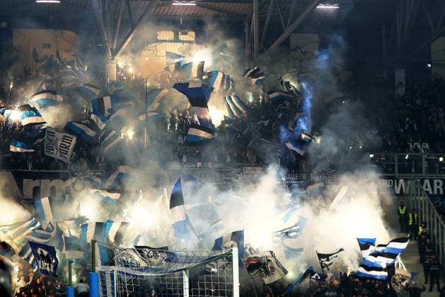 01.11.2025, xtvx, Fussball 2.Bundesliga, SV Darmstadt 98 - Arminia Bielefeld v.l. Bielefelder Fans (DFL DFB REGULATIONS PROHIBIT ANY USE OF PHOTOGRAPHS as IMAGE SEQUENCES and or QUASI-VIDEO) Darmstadt