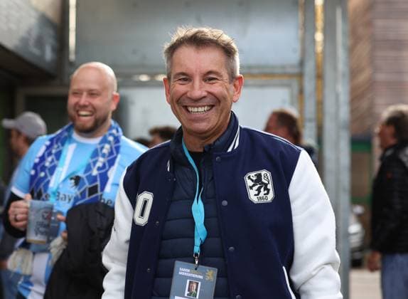 Fussball, Herren, 3.Liga, Saison 2025 2026, TSV 1860 München - FC Energie Cottbus, Grünwalder Stadion Gernot Mang, Präsident (TSV 1860 München) Kopf, Oberkörper, lächelnd, grinsend