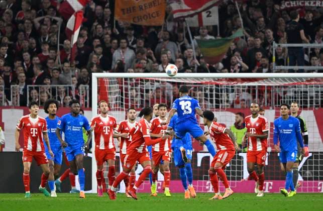Strafraumszene, Torraumszene Arthur Bayer 04 Leverkusen (13) FC Bayern Muenchen FCB vs Bayer 04 Leverkusen B04 01.11.2025 DFL REGULATIONS PROHIBIT ANY USE OF PHOTOGRAPHS AS IMAGE SEQUENCES AND OR QUASI-VIDEO FC Bayern Muenchen FCB vs Bayer 04 Leverkusen B04