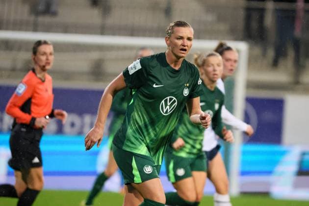 Wolfsburg, Deutschland 01. November 2025: 1. BL - Frauen - 2025 2026 - VfL Wolfsburg vs. TSG 1899 Hoffenheim Im Bild: Alexandra Popp (VfL) DFB regulations prohibit any use of photographs as image sequences and or quasi-video AOK Stadion Niedersachsen Copyright: xFotostandx xFantinix