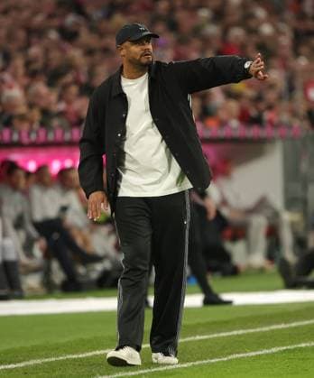 (251102) -- MUNICH, Nov. 2, 2025 -- Vincent Kompany, head coach of Bayern Munich, reacts during the German first division Bundesliga football match between Bayern Munich and Bayer 04 Leverkusen in Munich, Germany, Nov. 1, 2025. (Photo by Xinhua) (SP)GERMANY-MUNICH-FOOTBALL-BUNDESLIGA-BAYERN MUNICH VS LEVERKUSEN PhilippexRuiz 