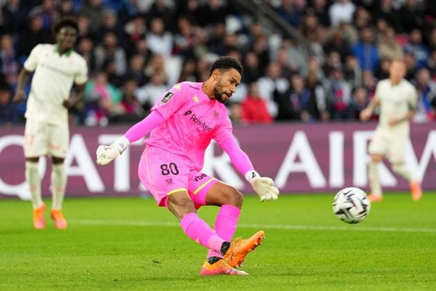 Paris Saint-Germain FC v OGC Nice - Ligue 1 McDonald s 2025 2026 80 Yehvann DIOUF (ogcn) during the Ligue 1 McDonald s match between Paris Saint-Germain FC and OGC Nice at Parc des Princes on November 1, 2025 in Paris, France. Paris France  Copyright: xFEPx 776348189