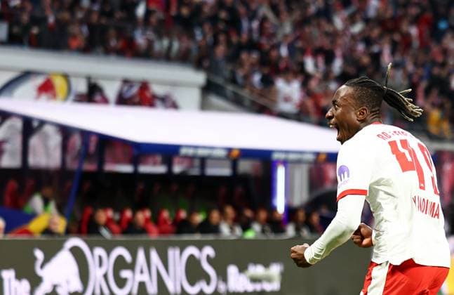 GER, 1.Bundesliga, RB Leipzig - VfB Stuttgart 01.11.2025, Leipzig, Red Bull Arena, GER, Saison 2025 2026, 1.Bundesliga, 09.Spieltag, RasenBallsport Leipzig vs VfB Stuttgart im Bild Torjubel Yan Diomande (Leipzig) nach dem Tor zum 1:0 DFL regulations prohibit any use of photographs as image sequences and or quasi-video