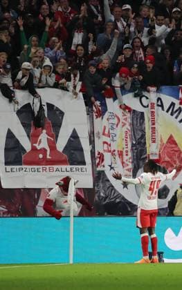GER, 1.Bundesliga, RB Leipzig - VfB Stuttgart 01.11.2025, Leipzig, Red Bull Arena, GER, Saison 2025 2026, 1.Bundesliga, 09.Spieltag, RasenBallsport Leipzig vs VfB Stuttgart im Bild Torjubel Yan Diomande (Leipzig) nach dem Tor zum 2:0 DFL regulations prohibit any use of photographs as image sequences and or quasi-video