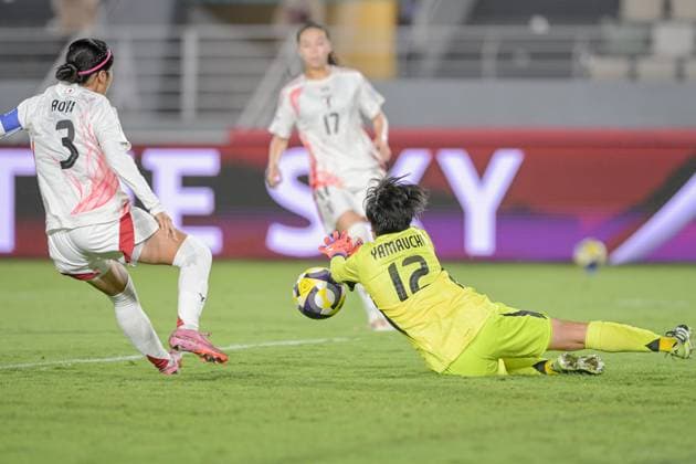 Korea DPR U17, U 17 v Japan U17 - FIFA U17 Women s World Cup Morocco 2025: Quarter-Final 12 Yamauchi (Goalkeeper) of Japan U-17 is in action during the FIFA U17 Women s World Cup Morocco 2025 quarter-final match between Korea DPR and Japan in Rabat, Morocco, on November 1, 2025, at the Olympic Stadium. Rabat Morocco  Copyright: xAndreaxxAmatox originalFilename:amato-notitle251101_npCUq.jpg