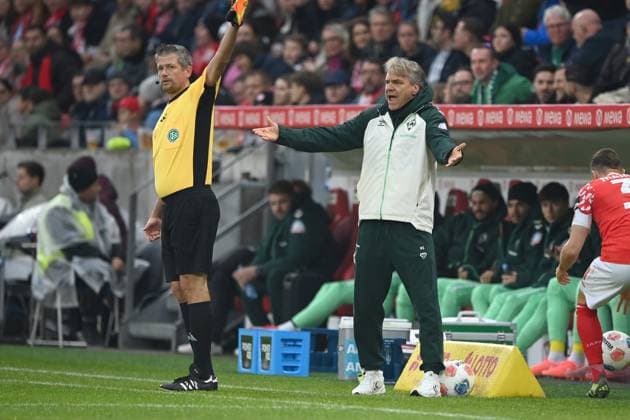 Trainer Horst STEFFEN (HB) Gestik, gestikuliert, 1.FSV Mainz 05 (MZ) - SV Werder Bremen (HB) Fussball 1. Bundesliga Saison 2025 2026, 9.Spieltag, Spieltag9, matchday9, am 01.11.2025, MEWA Arena Mainz. DFL regulations prohibit any use of photographs as image sequences and or quasi-video Â