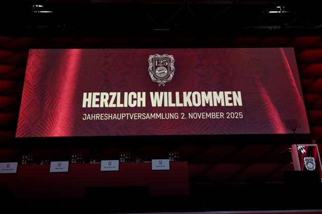 FC Bayern München, Jahreshauptversammlung, BMW Park Herzlich Willkommen bei der Jahreshauptversammlung, Moitor, Begrüssung