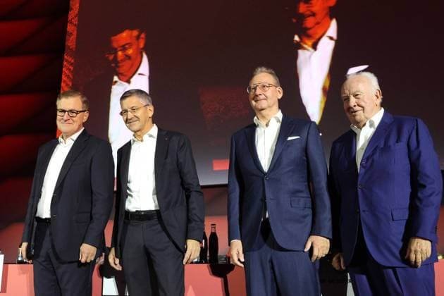 v.l. Vorstandsvorsitzender Jan-Christian Dreesen, Präsident Herbert Hainer, Vorstand Dieter Mayer und Vorstand Walter Mennekes, Fussball Jahreshauptversammlung 2025 des FC Bayern München eV 02.11.2025 BMW-Park FOTO: Mladen Lackovic LakoPress