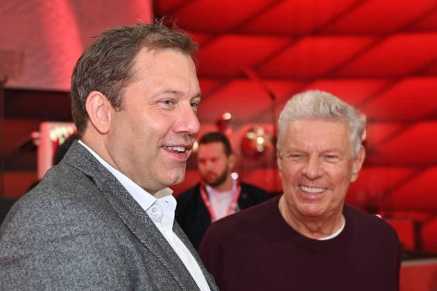 v.li:Lars KLINGBEIL, Dieter REITER, Jahreshauptversammlung 2025 des FC Bayern Muenchen e.V. am 02.11.2025, Rudi Sedlmayer Halle. Â