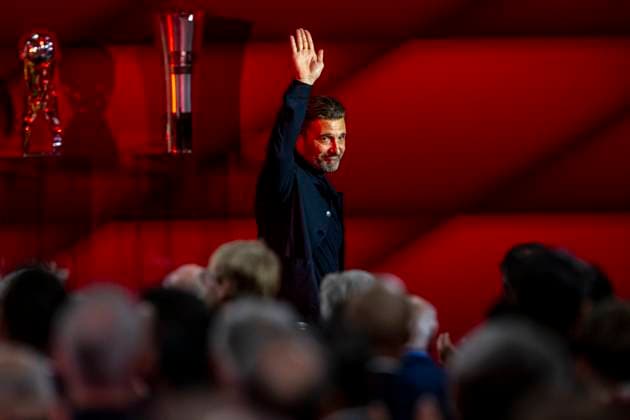 02.11.2025: Fußball: Jahreshauptversammlung des FC Bayern München. Marco Pesic bedankt sich für die Verleihung der Ehrenmitgliedschaft. Copyright: xDavidxInderliedx