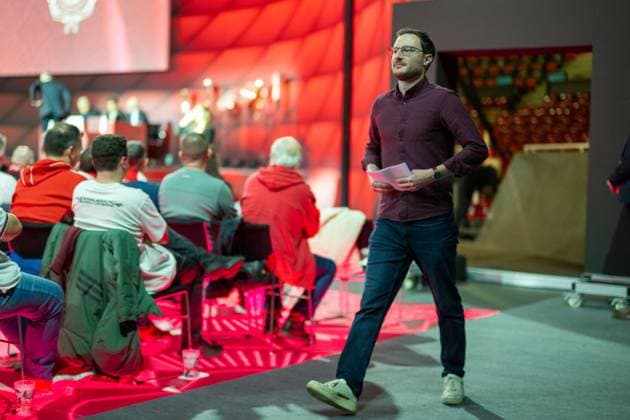 Wortmeldung Michael Ott bei der JHV wegen Emiratex Sponsopring Vertraege des FCB, GER, FC Bayern Muenchen, Fussball, Bundesliga, Jahreshauptversammlung FC Bayern Muenchen eV 2025, 02.11.2025, DFL DFB REGULATIONS PROHIBIT ANY USE OF PHOTOGRAPHS AS IMAGE SEQUENCES AND OR QUASI-VIDEO, GER, FC Bayern Muenchen, Fussball, Bundesliga, Jahreshauptversammlung FC Bayern Muenchen eV 2025, 02.11.2025 Muenchen Copyright: xEibner-Pressefotox EP_EER