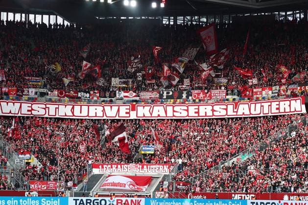02.11.2025, xmohx, Fussball 2.Bundesliga, Fortuna Duesseldorf - 1.FC Kaiserslautern v.l. Emotionen, Fans, Stimmung, Fahnen, Logo, 1. FC Kaiserslautern, rot weiss, teufel fkl (DFL DFB REGULATIONS PROHIBIT ANY USE OF PHOTOGRAPHS as IMAGE SEQUENCES and or QUASI-VIDEO) Duesseldorf