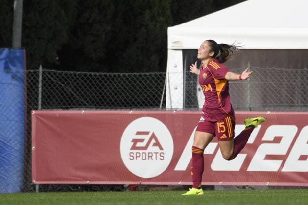 Giulia Dragoni of A.S. Roma Femminile scores the goal during the Serie A Women s match between AS Roma and FC Internazionale Milano at the Stadio delle Tre Fontane in Rome, Italy, on November 02, 2025.  Copyright: xMarioxQuartapelle IPAxSportx xipa-agency.netx xx IPA_67397122 IPA_Agency_IPA67397122