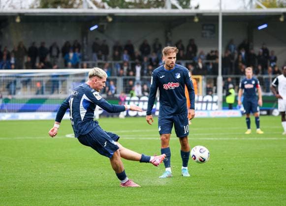 Deutschland: 3. Liga 2025 26, 13. Spieltag - TSG Hoffenheim II vs SV Waldhof Mannheim, Dietmar-Hopp-Stadion (Sinsheim): Paul¯Hennrich Paul¯Hennrich, (TSG¯1899¯Hoffenheim¯II, 11) Sinsheim Dietmar-Hopp-Stadion Baden-Württemberg Deutschland Copyright: xBenedictxChristx