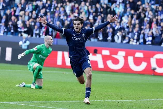 Bochum, Vonovia Ruhrstadion, 02.11.25, GER, Herren, 2. Bundesliga, Saison 2025 - 2026, VfL 1848 Bochum - 1. FC Magdeburg, Kjell Waetjen (VfL Bochum) jubelt nach seinem Tor zum 1: 0 DFB DFL REGULATIONS PROHIBIT ANY USE OF PHOTOGRAPHS AS IMAGE SEQUENCES AND OR QUASI-VIDEO. Copyright: JoachimxBywaletz xJB-Sportfoto