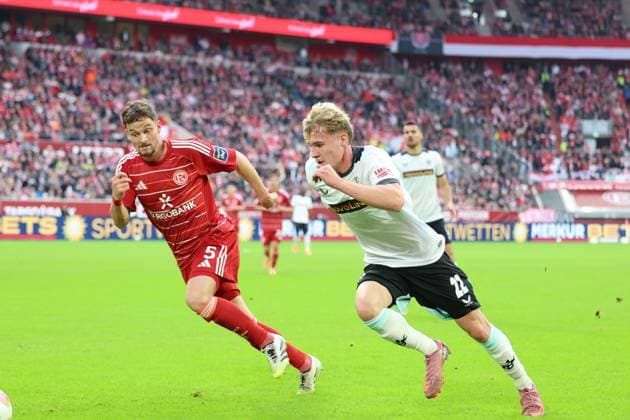 02.11.2025, xrekx, Fussball 2.Bundesliga, Fortuna Duesseldorf - 1.FC Kaiserslautern v.l. Moritz Heyer (Fortuna Duesseldorf) Mika Haas (1.FC Kaiserslautern) (DFL DFB REGULATIONS PROHIBIT ANY USE OF PHOTOGRAPHS as IMAGE SEQUENCES and or QUASI-VIDEO) Duesseldorf