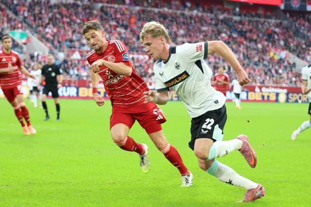 02.11.2025, xrekx, Fussball 2.Bundesliga, Fortuna Duesseldorf - 1.FC Kaiserslautern v.l. Moritz Heyer (Fortuna Duesseldorf) Mika Haas (1.FC Kaiserslautern) (DFL DFB REGULATIONS PROHIBIT ANY USE OF PHOTOGRAPHS as IMAGE SEQUENCES and or QUASI-VIDEO) Duesseldorf