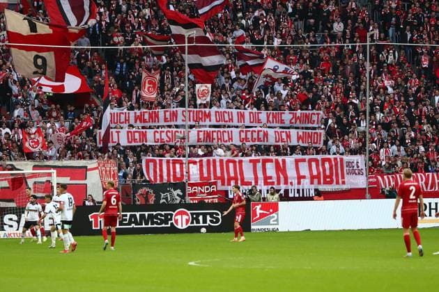 02.11.2025, xmohx, Fussball 2.Bundesliga, Fortuna Duesseldorf - 1.FC Kaiserslautern v.l. Fans Fortuna Duesseldorf, Stimmung, Schals, Ultras, Zuschauer Spruchband (DFL DFB REGULATIONS PROHIBIT ANY USE OF PHOTOGRAPHS as IMAGE SEQUENCES and or QUASI-VIDEO) Duesseldorf