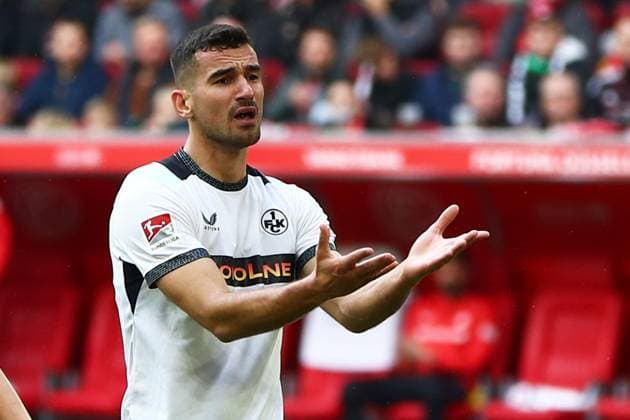 02.11.2025, xmohx, Fussball 2.Bundesliga, Fortuna Duesseldorf - 1.FC Kaiserslautern v.l. Ivan Prtajin (1. FC Kaiserslautern) gibt Anweisungen, gestikuliert, mit den Armen gestikulieren gives instructions, gesticulate (DFL DFB REGULATIONS PROHIBIT ANY USE OF PHOTOGRAPHS as IMAGE SEQUENCES and or QUASI-VIDEO) Duesseldorf