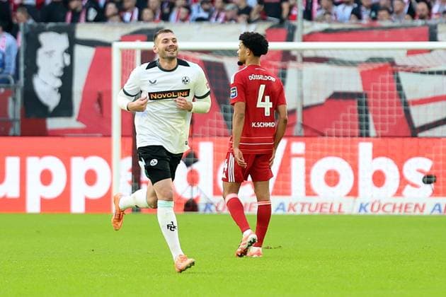 02.11.2025, xrekx, Fussball 2.Bundesliga, Fortuna Duesseldorf - 1.FC Kaiserslautern v.l. Torjubel nach dem Tor zum celebrating the goal celebrate 0:1 durch Luca Sirch (1.FC Kaiserslautern) (DFL DFB REGULATIONS PROHIBIT ANY USE OF PHOTOGRAPHS as IMAGE SEQUENCES and or QUASI-VIDEO) Duesseldorf