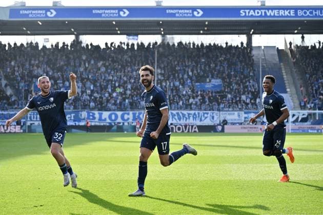 Jubel 2:0 v.li., Maximilian Wittek (VfL Bochum), Gerrit Holtmann (VfL Bochum), Farid Alfa-Ruprecht (VfL Bochum) 02.11.2025, Fussball 2. Bundesliga, Saison 2025 2026, 11. Spieltag, VfL Bochum - 1. FC Magdeburg DFL regulations prohibit any use of photographs as image sequences and or quasi-video Bochum Vonovia Ruhrstadion Nordrhein Westfalen Deutschland